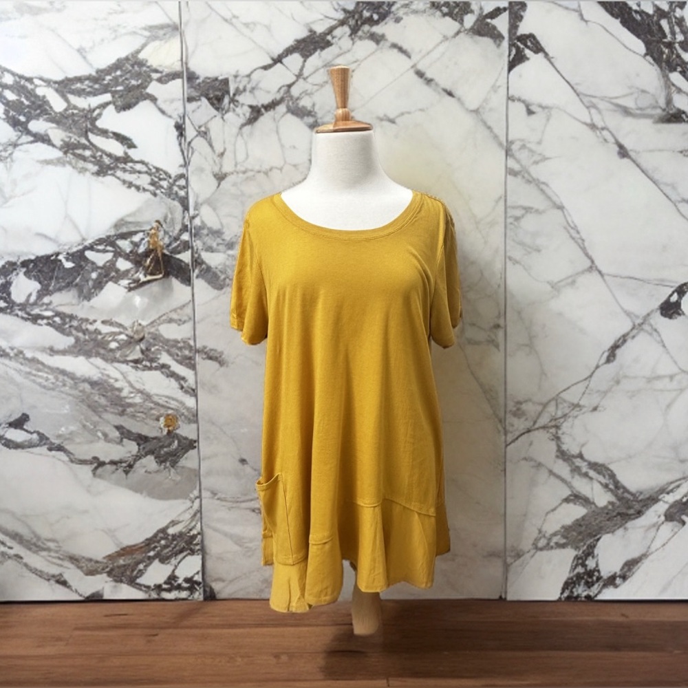 LOGO by Lori Goldstein 1X Short Sleeve Knit Top w/Asymmetrical Hem